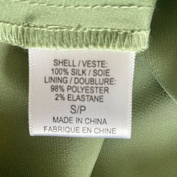 𝅺TAHARI Silk Floral Tank - Picture 7 of 11